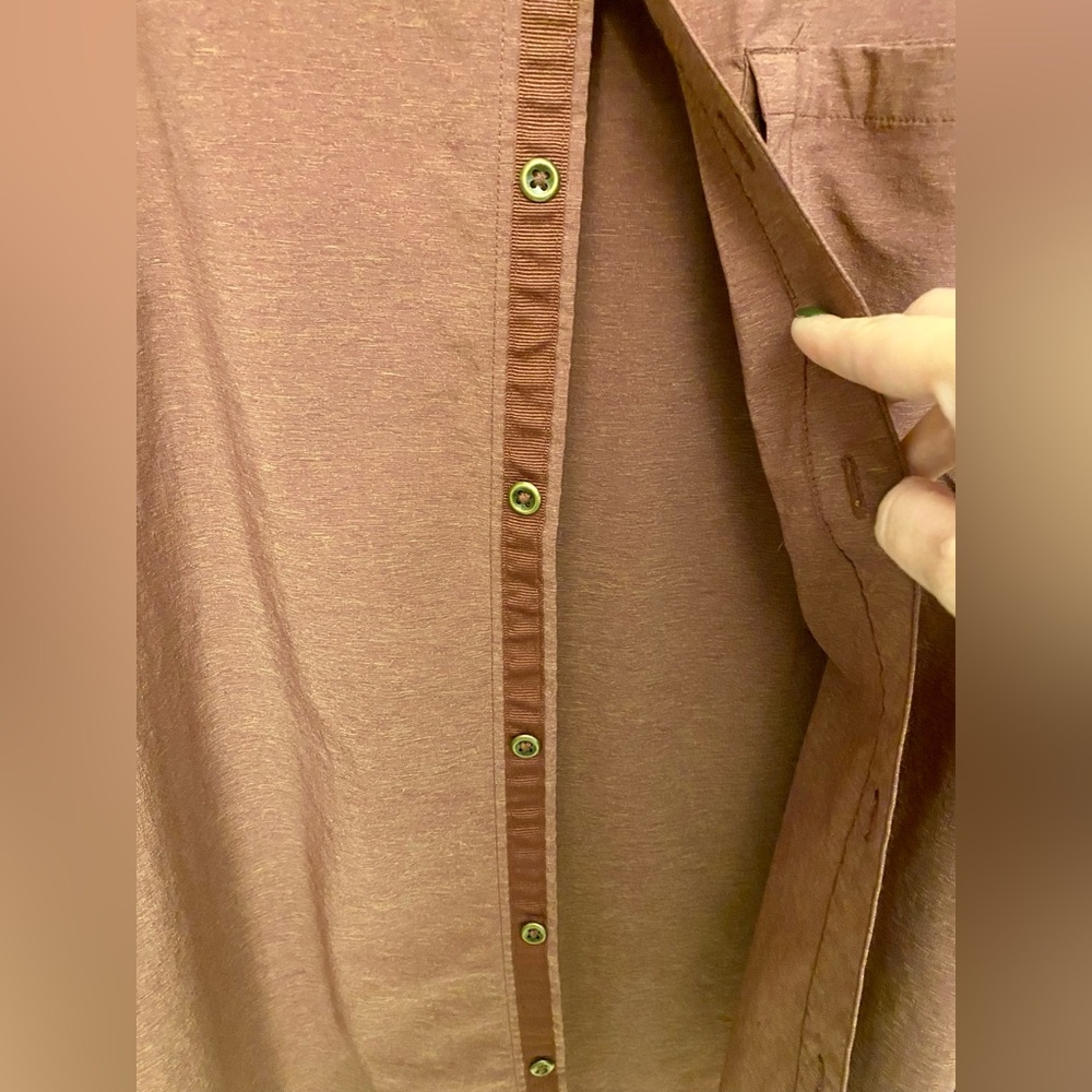 Swiss Tech Men's Casual Burgundy Button Down Shirt - Picture 6 of 7